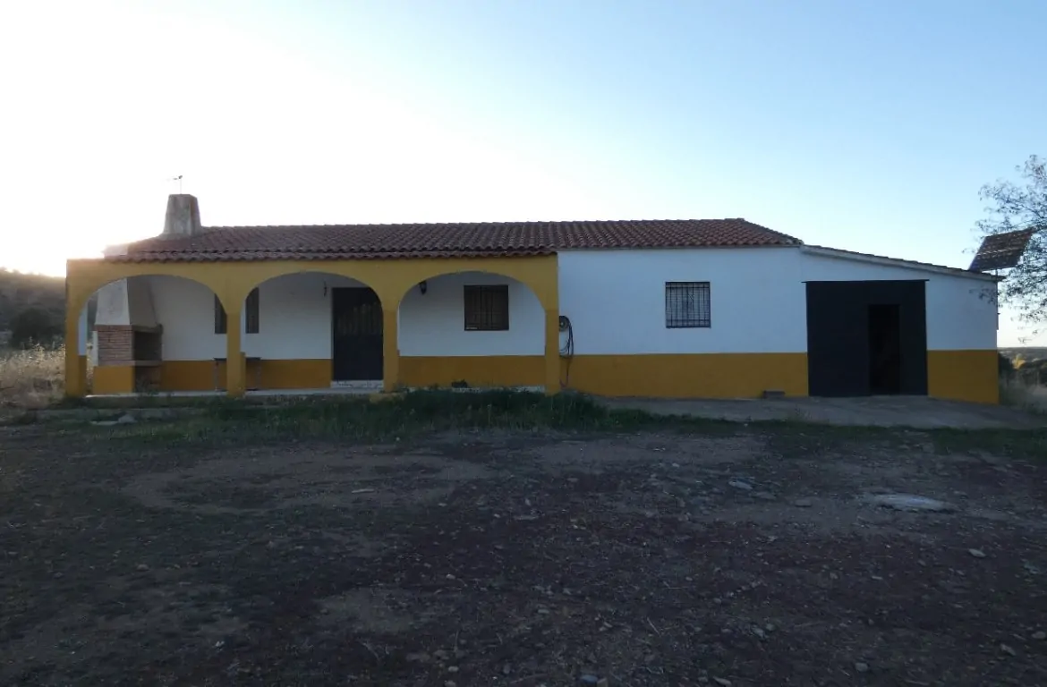 venta de cortijo en Azuaga Badajoz Extremadura